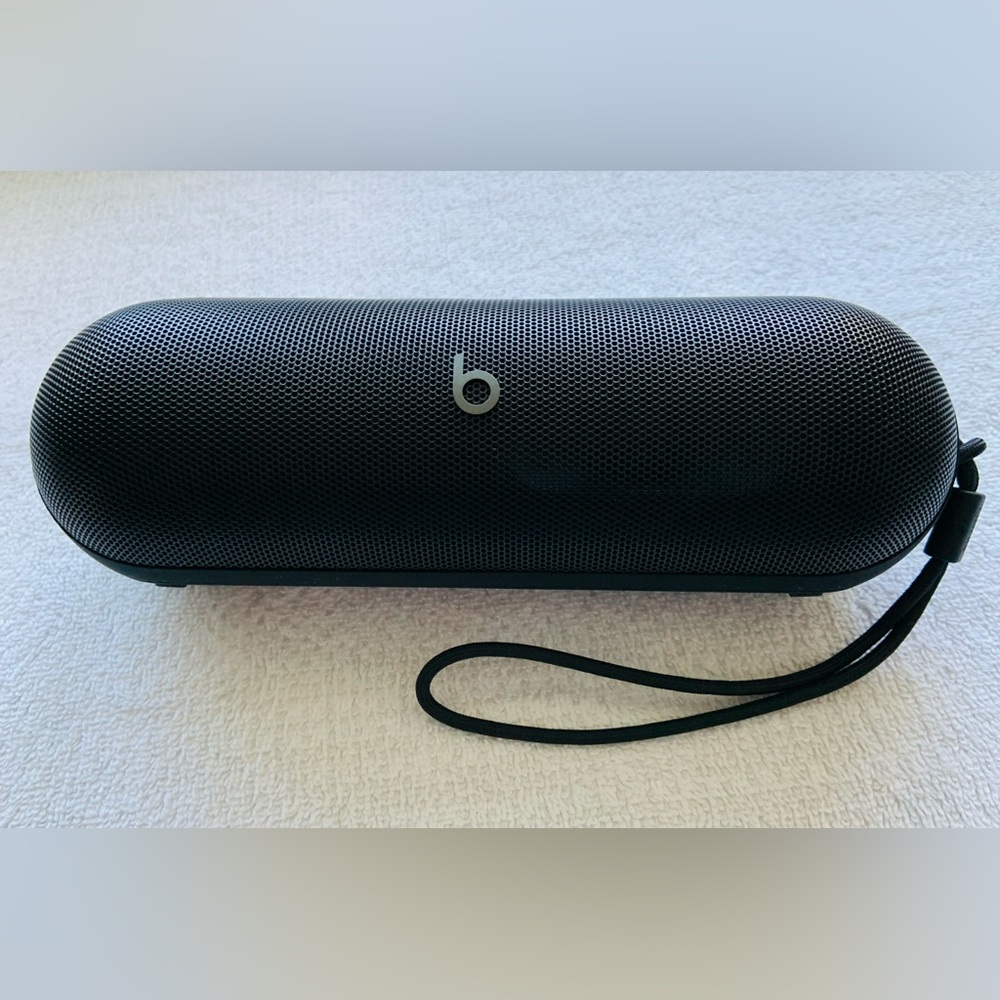 Beats by Dr. Dre Pill  
Portable Bluetooth Speaker~Matte Black *A3211 - Picture 12 of 13